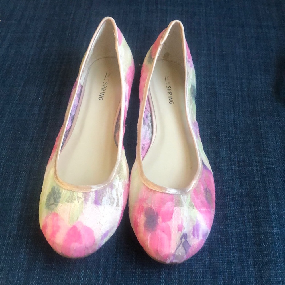Call it Spring floral flats